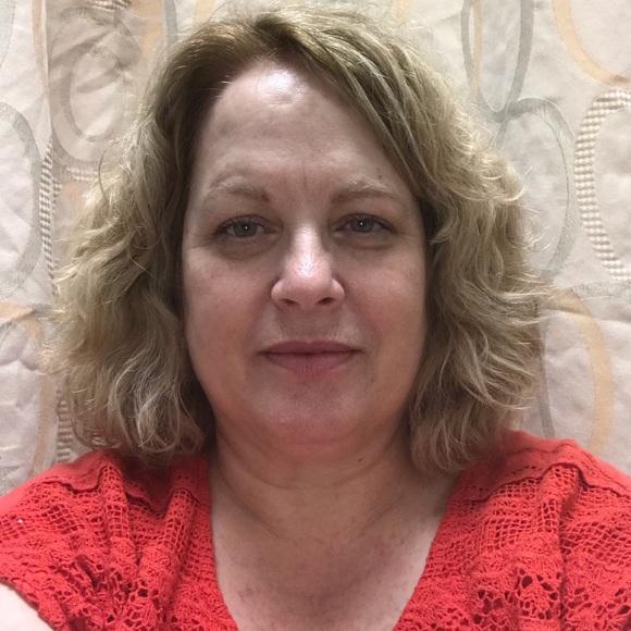 Meet your Posher, Laurie - Picture 1 of 1